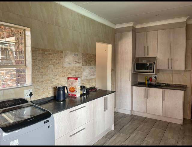 5 BEDROOM HOUSE FOR SALE IN VANDERBIJLPARK SE 2